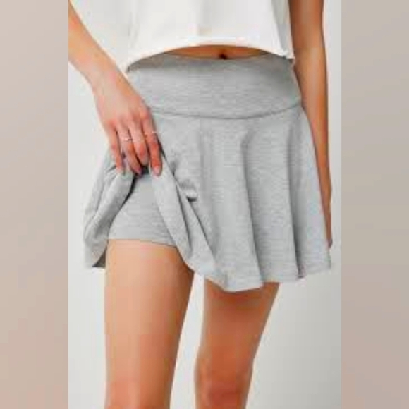 NWT!! Ardene Grey Basic Skort Super Soft Large - Picture 2 of 3